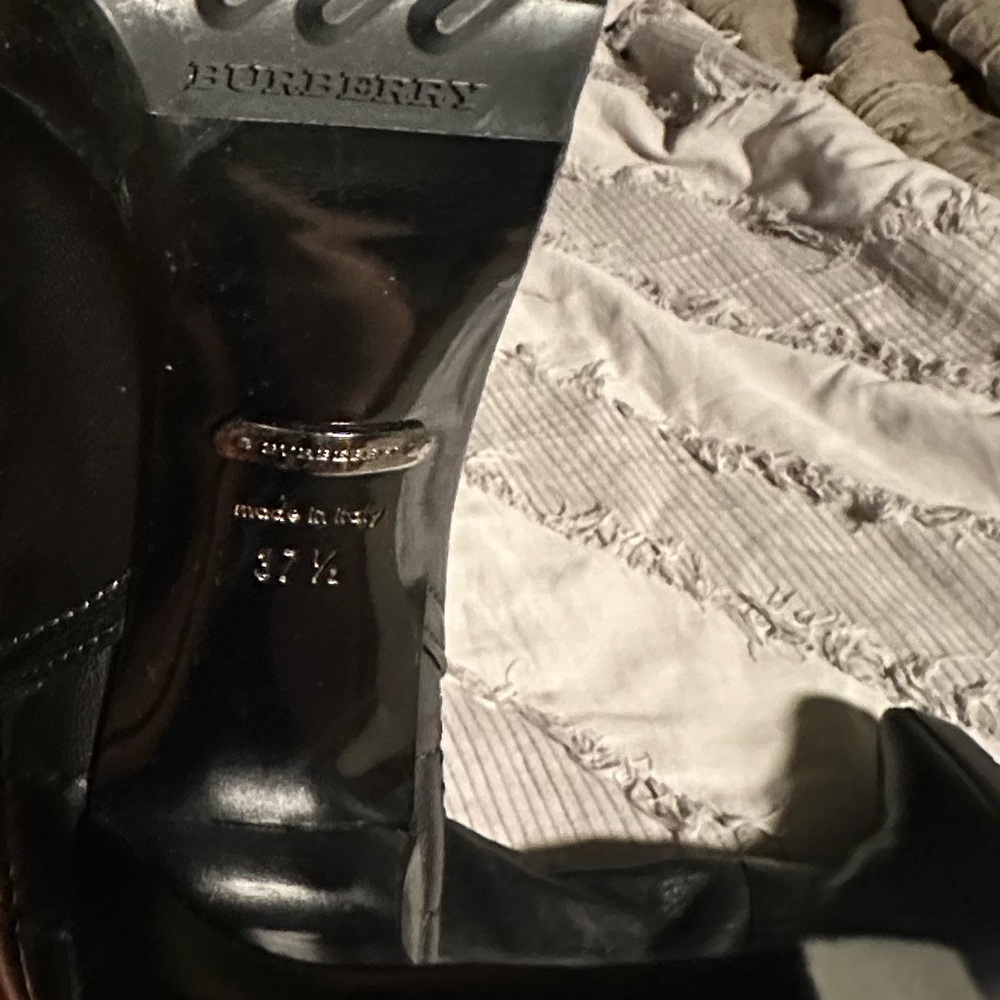 Burberry OTK black leather boots, 7 US, 37.5 EU. Worn 4 times, excellent cond. - Picture 9 of 14
